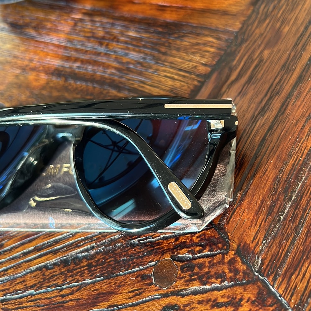 Tom Ford Aviator! - Picture 2 of 4